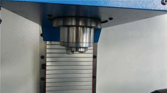 3 Achse vertikaler kundenspezifischer Cnc, der XK7125 mahlt