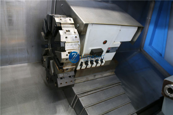 Eine 30 Grad-Schrägen-Bett CNC drechseln CK3040, das Mittelmaschine dreht